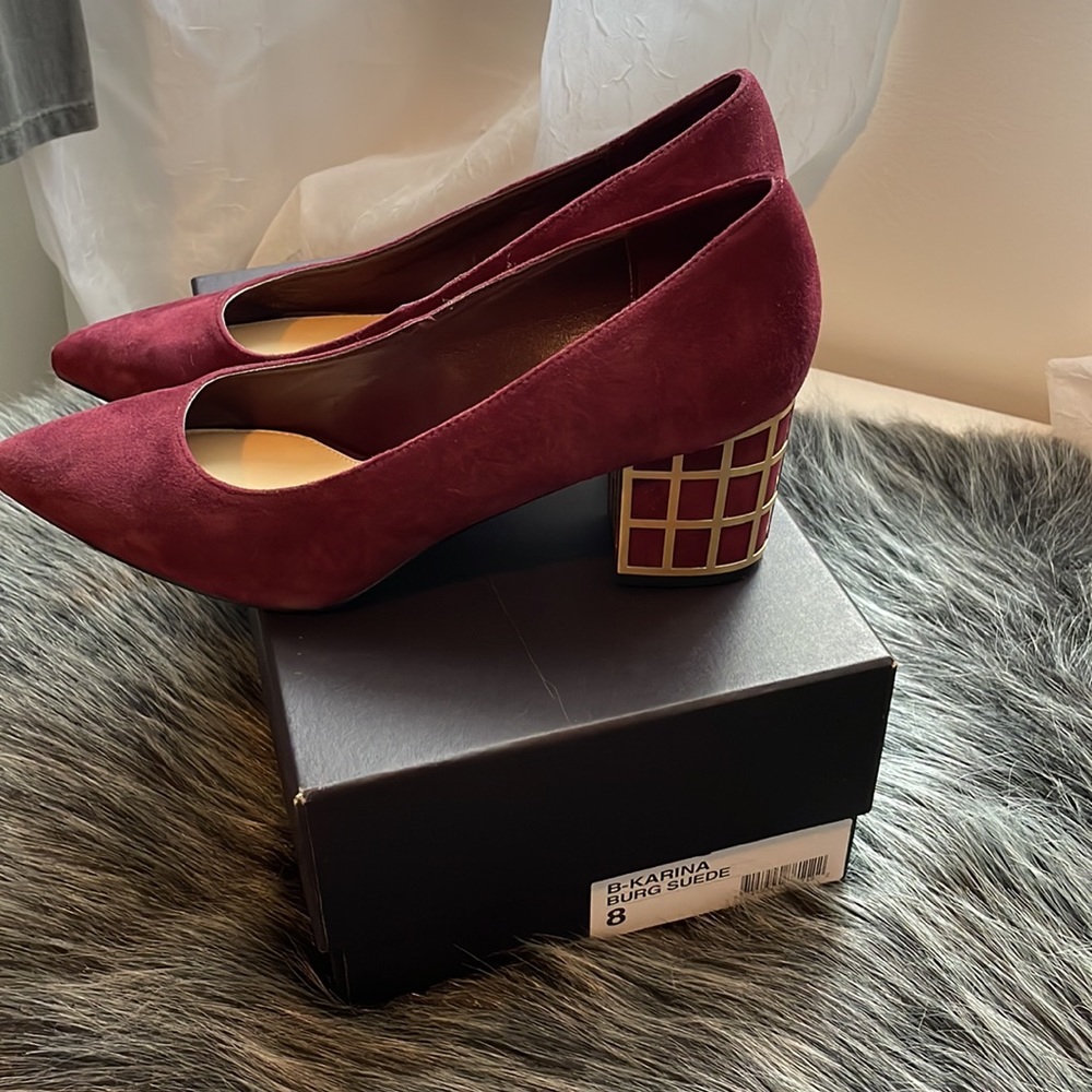 NIB - Suede Pumps - Picture 3 of 6